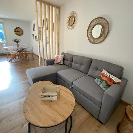 Charmante Maison Lumineuse, Chaleureuse Et Confortable * Julienne