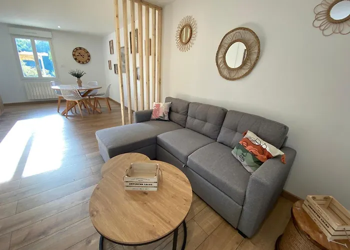 Charmante Maison Lumineuse, Chaleureuse Et Confortable * Julienne